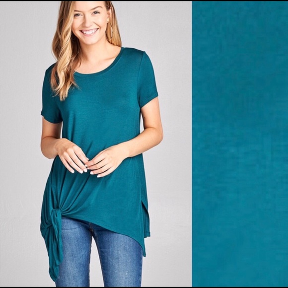 NWT ❤️LAST 1!❤️Black Short-Sleeve KnottedHem Tee - Picture 3 of 5